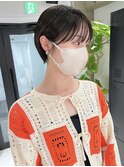 グレーベージュ透ける暗髪ショートヘアマッシュショート丸み