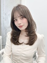 フォンズ(FONS)&nbsp;レイヤーカット　オリーブベージュ　グレージュ