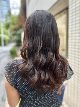 ラウレア(LAULEA) コテ巻き風パーマ/デジタルパーマ/レイヤーカット/艶ブラウン