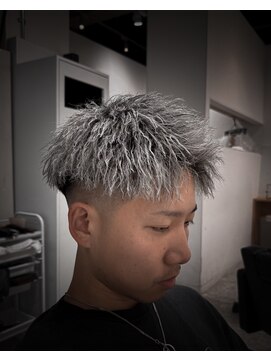 ルーストデラックス 京都河原町三条(ROOST dx) MEN’S HAIR/波巻ツイストスパイラル/フェザーパーマ/京都河原町