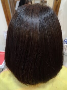 アーニマ(Anima)の写真/白髪を活かして自分らしく。大人ブリーチとマニキュアで彩る、洗練されたグレイカラーを提案いたします。