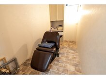 ヘアーアンドメイク シェリ(Hair&Make Cherie)の雰囲気(個室のシャンプーフロア)