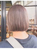 ニイ(nii.)&nbsp;ボブにベージュカラー