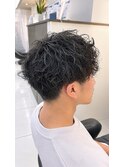 動きとボリュームを作る大人のツイストスパイラル
