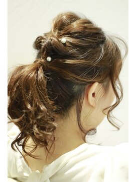 ルティカ(Rutica by DOLCE) 【Rutica】☆大人 ゆるポニーアレンジ☆