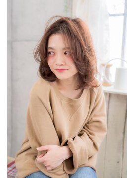 ネオリーブ チロル 横浜西口店(Neolive CiroL.) ベージュからー☆柔らかい大人のミディアムヘア