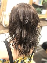 ヘアーメイク ララ(HAIR MAKE LALA) 細めのハイライト　グレージュ