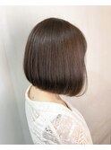 前下がりボブ　グレージュ　フォギーベージュ