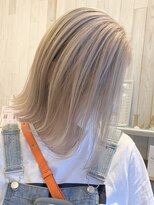 リード バイ ラグーン(LEAD by LAGOON)&nbsp;ホワイトミルクティーベージュケアブリーチインナーイヤリング