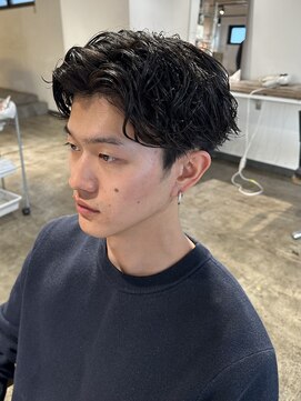 ザ オーダー(THE ORDER) ツイストスパイラルパーマセンターパートラルフカール刈上げ