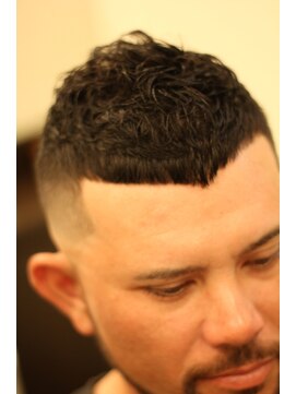 レオンプラス 具志川店(LEON plus+) クロップスタイル