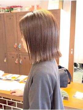 ビィシャイン 小野店 外はねボブ