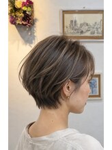 ヘアーラウンジ ステラ(Hair Lounge stella)&nbsp;耳かけですっきり見せる大人の丸みショート