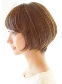 大人可愛い丸みが可愛いショートボブ　耳にかけても可愛い