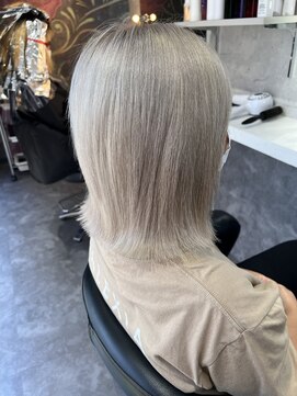 スパークスヘア(Sparks hair) 一回はやってみたいけど職場が…って人は無理なホワイトカラー！