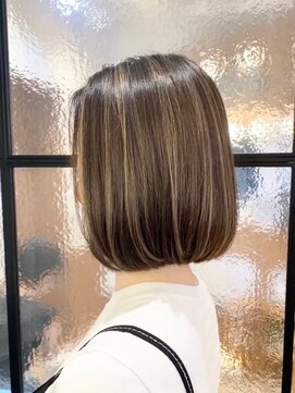 ロンドプロフィール 浦和(Lond profil) 【ワンランク上のボブ】外ハネ切りっぱなしボブ