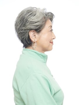 えがお美容室 【えがお美容室】分け目が気になる方に◎ショートスタイル