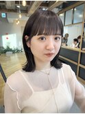 グレージュカラー/ぱっつん前髪/もみあげカット/グレーベージュ