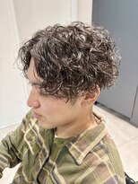 ノブレス ノアール(NOBLESSE NOIR)&nbsp;波巻きスパイラルパーマ/刈り上げセンターパート