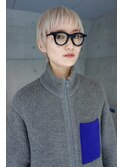 ショートヘアレイヤーカットホワイトベージュハイトーン