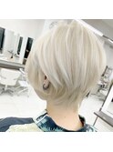 ホワイト系カラー