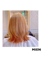 ヘアドレッサー ミアン(HAIRDRESSER MIEN)&nbsp;ミディアムレイヤー＋インナーカラー（ブリーチ有）