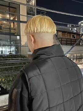 ピープスアンドスー 表参道 渋谷(Peeps&Suu.) メンズ　スキンフェード　フェード　抜きっぱなし　ブロンド