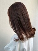女性らしいピンクベージュカラー