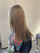 ユヌ(Une)&nbsp;ハイトーンベージュ