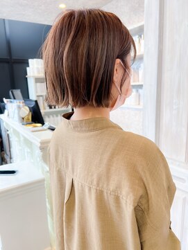 キャアリー(Caary) 福山20代30代40代人気キャアリーぱつんと切りっぱなし外ハネボブ