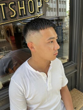 フォーコーナーズ(Four Corners) クロップ/ハイフェード/バーバースタイル