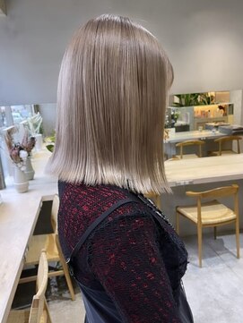 リムレスバイサンク 万代 新潟駅(LIMLESS by cinq) ミルクティーベージュダブルカラーインナーカラー裾カラー