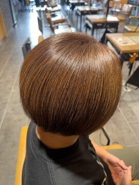 アイコニック 日進梅森台店(ICONIQ) 脱白髪染め×髪質改善/アッシュブラウン/ミニボブ