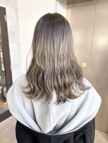 リサ グランシェ(RISA granche)&nbsp;ロングヘア×ケアブリーチン×ハイトーン