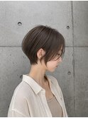 ショートレイヤー、耳掛け、ブリーチなし、顔周りレイヤー