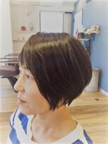 モノンクル(Mononcle)&nbsp;前髪がアクセントになったショ－トボブ