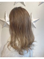 ヘアスペース リズム グリーン(Hair space Rizm green)&nbsp;シークレットハイライト×ベージュ