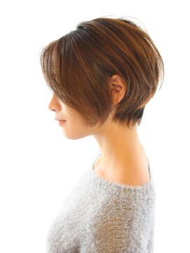レウナ 外苑前(Reuna) 【30代40代50代】耳かけ前下がり小顔ショート