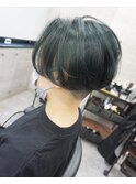 レディース刈り上げショート×ダークグリーン