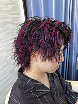 ヘアーグランデシーク(Hair Grande Seeek)&nbsp;メンズ縦落ちツイストスパイラルパーマハイライト原色ピンク