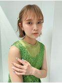今季人気!シルキーベージュの切りっぱなしボブ