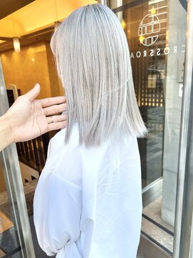 ギア(GHIA) ホワイトベージュ