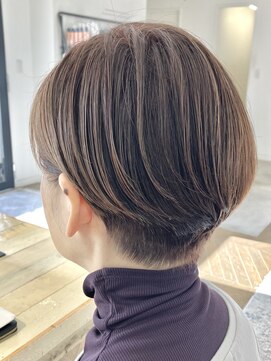 ファイブシーン アオヤマ(5SCENE AOYAMA) 白髪ぼかしハイライトハンサムショート