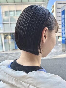 オーガニック アトリエ 大宮(organic+atelier) 20代30代40代前下がりストレート小顔補正立体カット