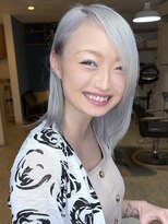 ブレイズヘアー(BLAZEhair)&nbsp;【ムラ修正】ホワイトシルバー×ブリーチ２回