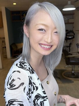 ブレイズヘアー(BLAZEhair) 【ムラ修正】ホワイトシルバー×ブリーチ2回