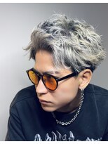 ドルチェ ヘアー(DOLCE hair)&nbsp;ルードシルバー・アップバングショート