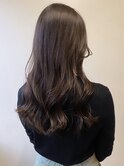 ヘーゼルグレージュ×大人ゆる巻きロング