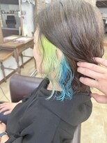 トップスタイル リッチ&nbsp;爽やか個性派にライムグリーン×ブルーのイヤリングカラー