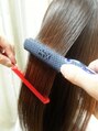 エモーション&nbsp;当店の縮毛パーマは水分を含んだエア－アイロン使用で優しい